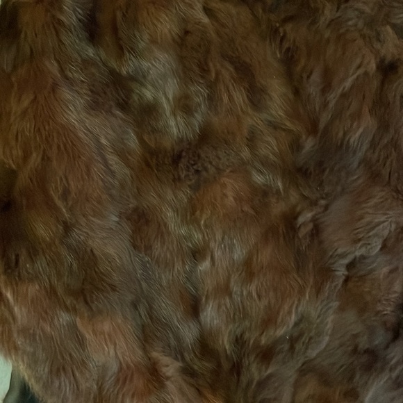 Beautiful Vintage Fur Stole with Pockets - Picture 7 of 9